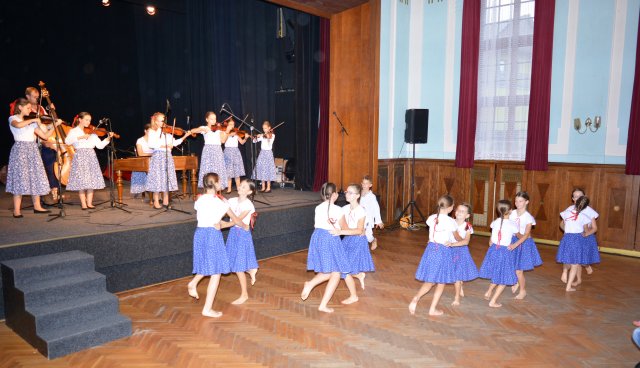 Folklorní slavnosti