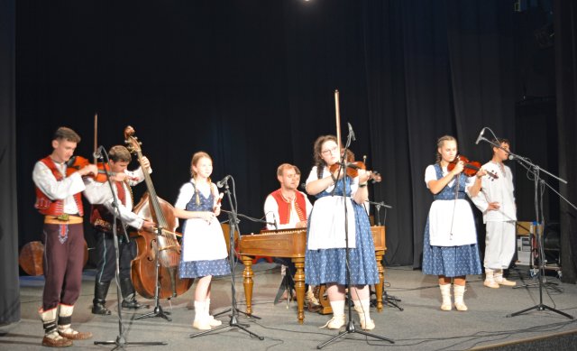 Folklorní slavnosti