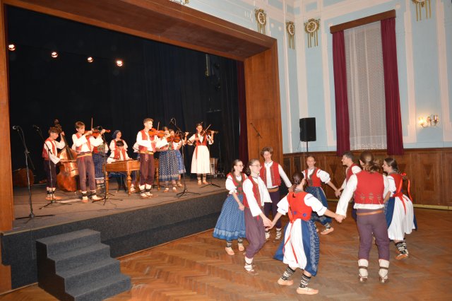Folklorní slavnosti