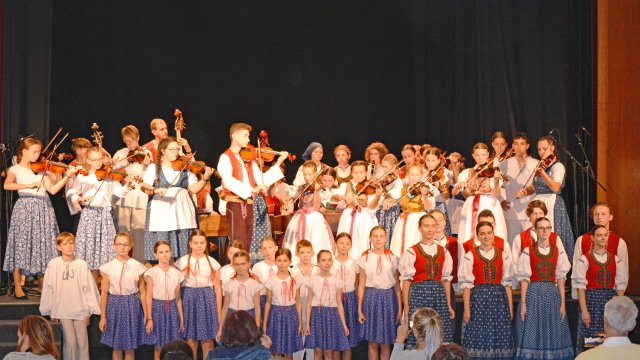 Folklorní slavnosti